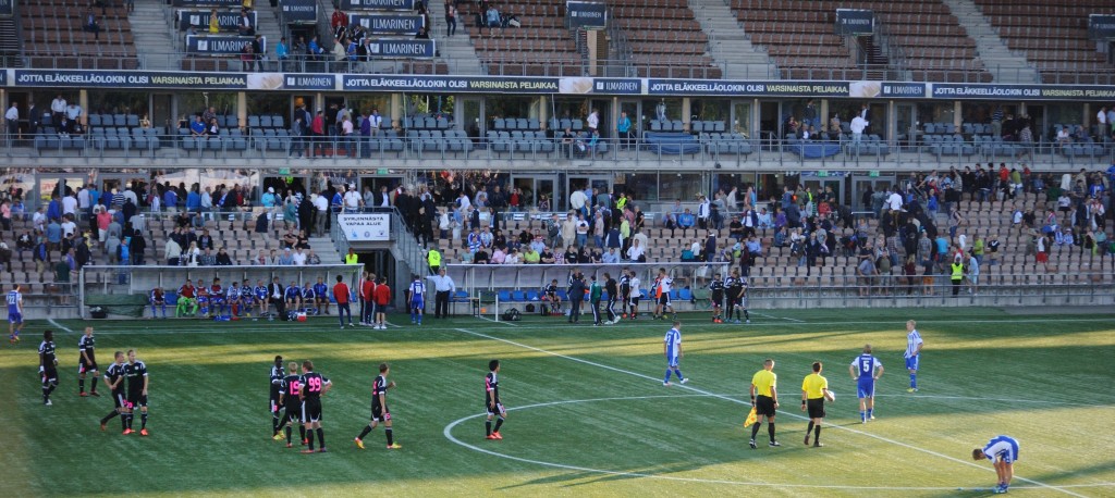 Kotiottelun maaliton tasapeli oli pettymys HJK:lle. Todenteolla päät painuivat viikkoa myöhemmin Tallinnan vieraspelissä.